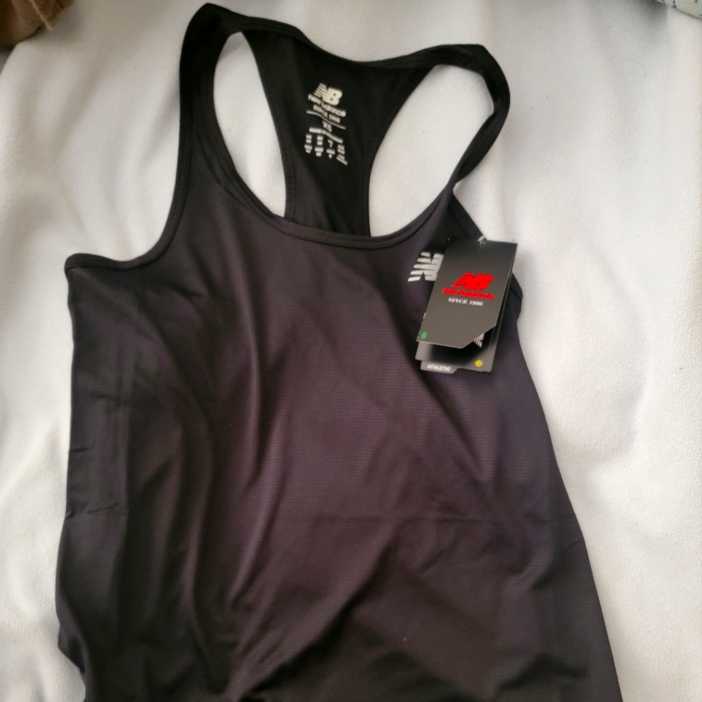 New Balance top Athletic